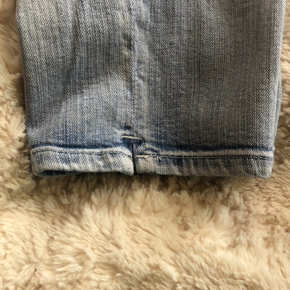 Vigoss Distressed Denim Capri - Picture 4 of 13